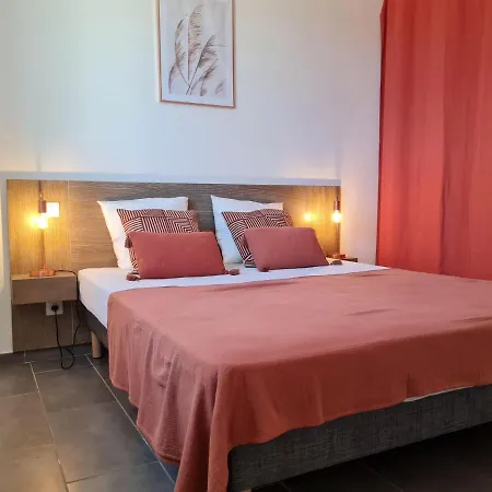 Attractive Holiday In With Private Pool *